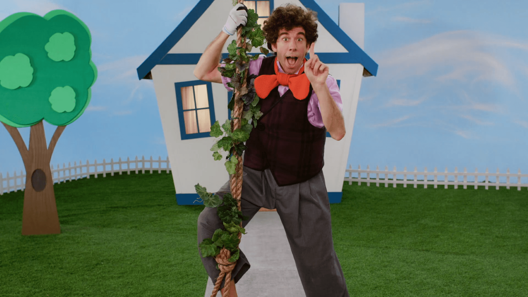 Join Elmo as he learns all about gardens.